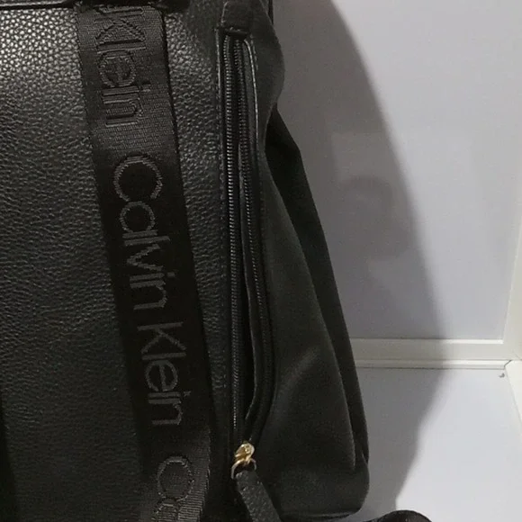Calvin Klein Hudson Bubble Lamb Flap Backpack - Picture 7 of 10